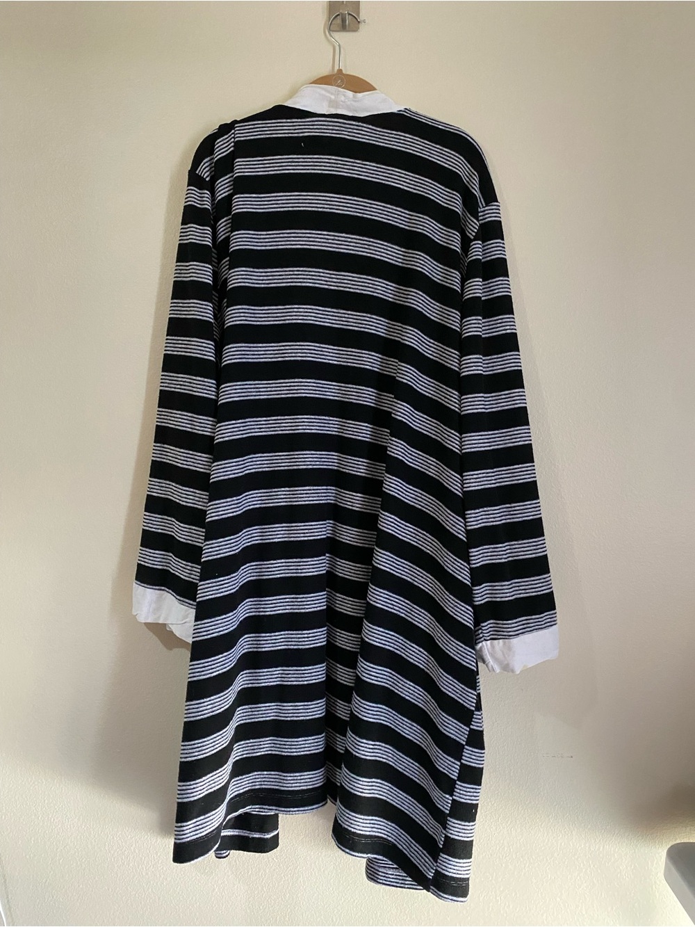 Cacique Lane Bryant Black and White Striped Terry Robe 26/28 - Picture 9 of 10